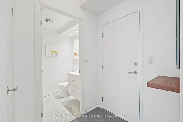 Additional image 24 of 400 Adelaide St Unit PH1