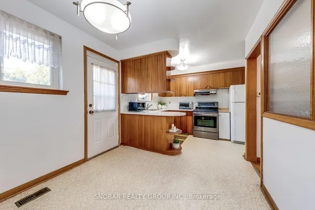 Additional image 9 of 6 Hartsdale Dr