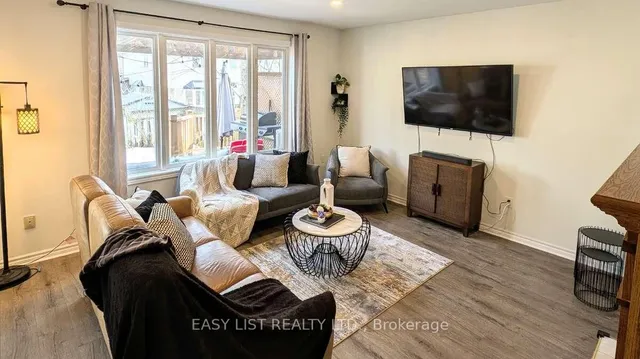 Additional image 10 of 12 Strathroy Cres