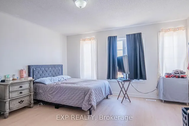 Additional image 25 of 14 Vanwood Cres