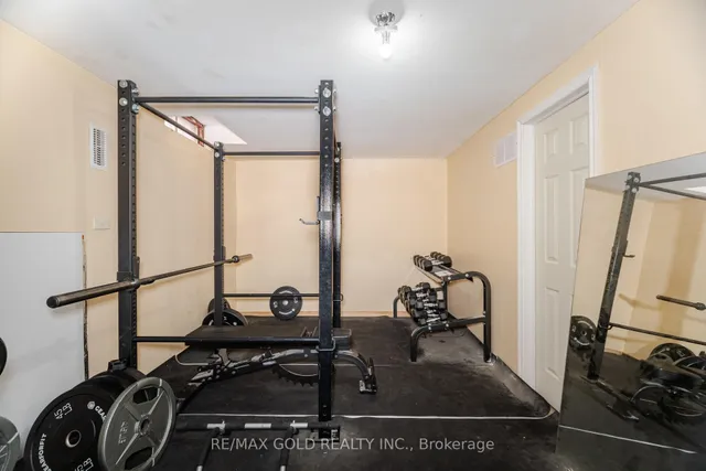 Additional image 21 of 26 Mossbank Dr