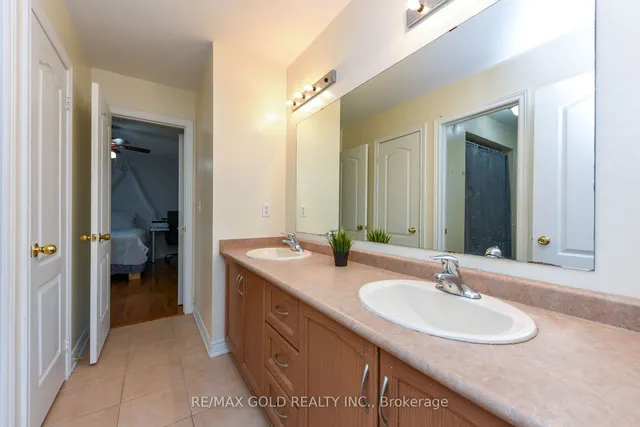 Additional image 28 of 23 Attview Cres