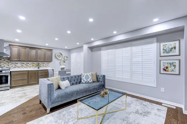 Additional image 11 of 23 Berberis Cres