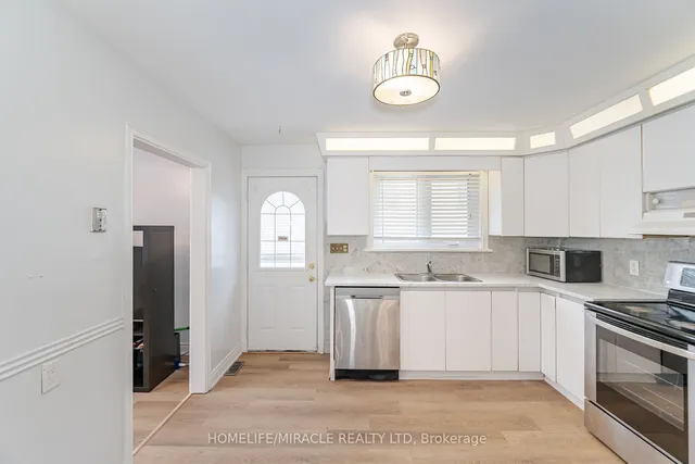 Additional image 16 of 23 Strathavon Dr