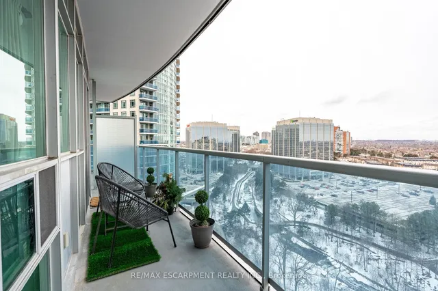 Additional image 38 of 90 Absolute Ave Unit 1611