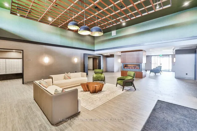 Additional image 4 of 450 Dundas St Unit 1002