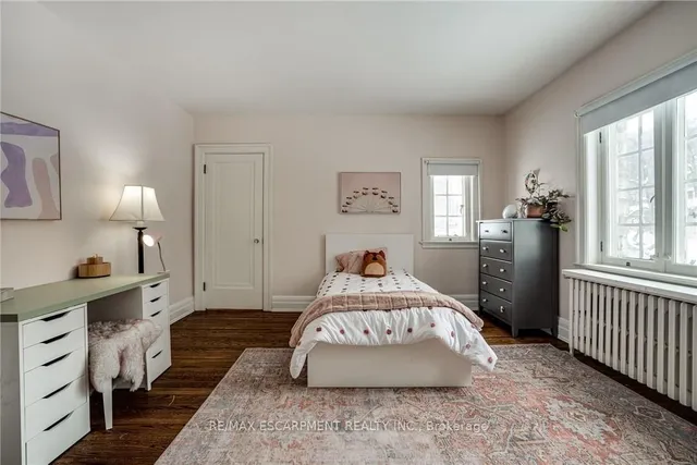 Additional image 30 of 7 St. James Pl