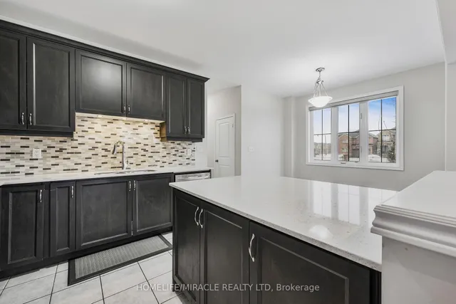 Additional image 19 of 34 Bernadino St