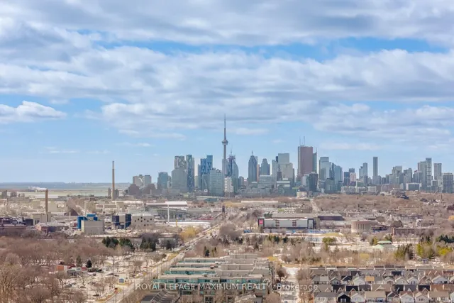 Additional image 36 of 66 Kippendavie Ave Unit 315