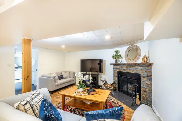 Additional image 33 of 107 Bellefontaine St