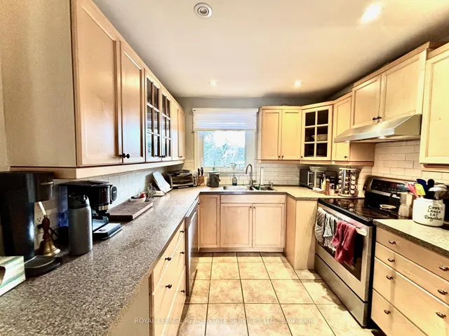 Additional image 4 of 131 York Mills Rd