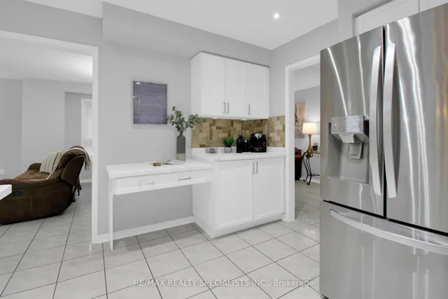 Additional image 15 of 10 Chatelaine Crt