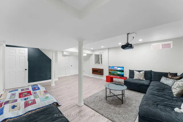 Additional image 33 of 143 CLOVER BLOOM Rd