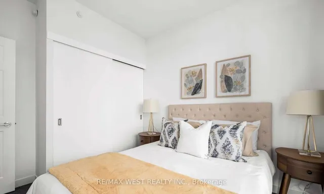 Additional image 18 of 170 Fort York Blvd Unit 1208