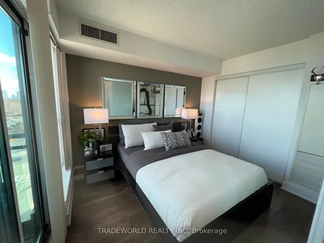 Additional image 9 of 1048 Broadview Ave Unit 804