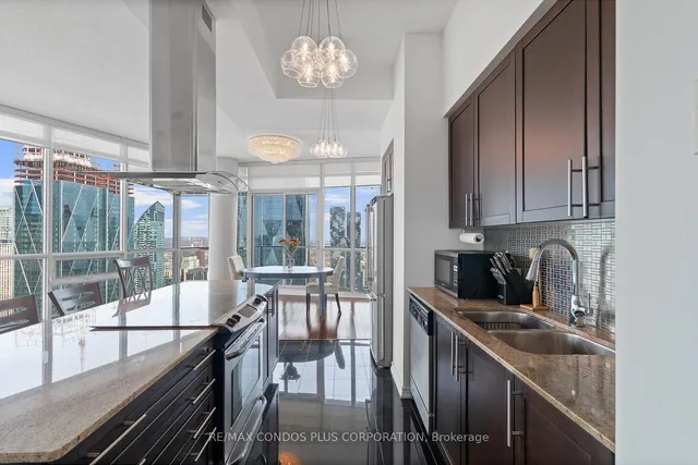 Additional image 13 of 65 Bremner Blvd Unit PH5103