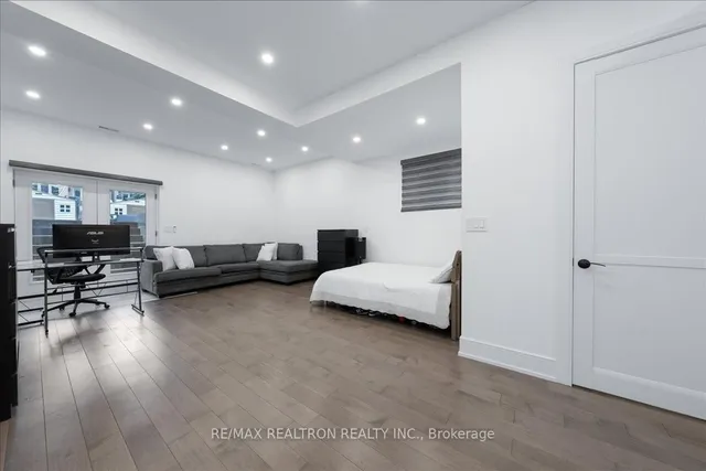 Additional image 42 of 46 Franklin Ave