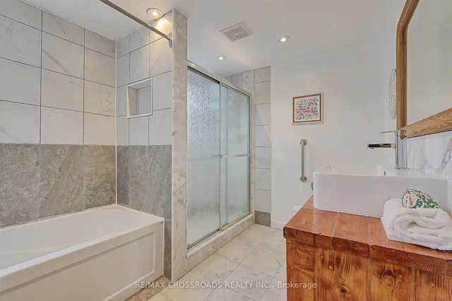 Additional image 16 of 105 Runnymede Rd