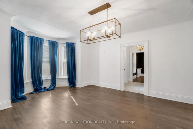 Additional image 12 of 3015 Dundas St