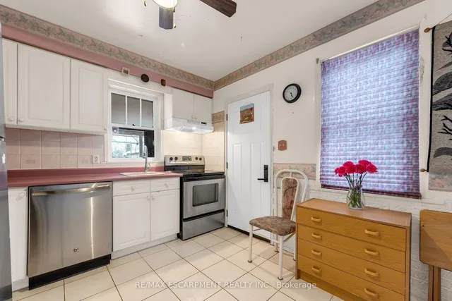 Additional image 23 of 215 Walter Ave