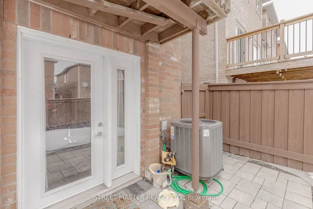 Additional image 40 of 72 Newington Cres