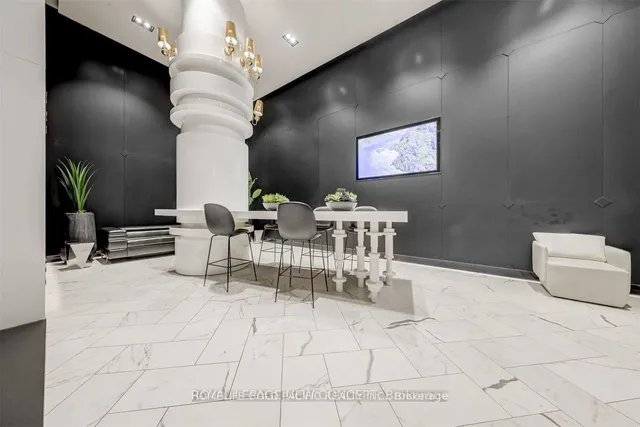 Additional image 15 of 87 Peter St Unit 811