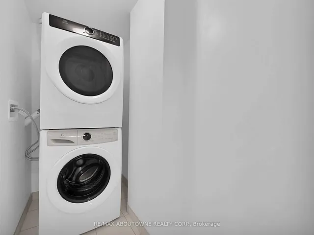 Additional image 11 of 50 George Butchart Dr Unit 914