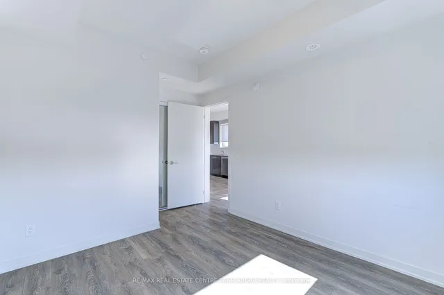 Additional image 26 of 62 Sky Harbour Dr Unit 405