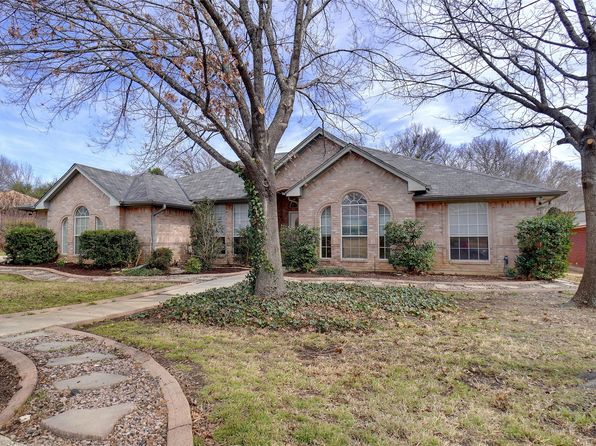 813 Hunters Glen Trl, Fort Worth, TX 76120