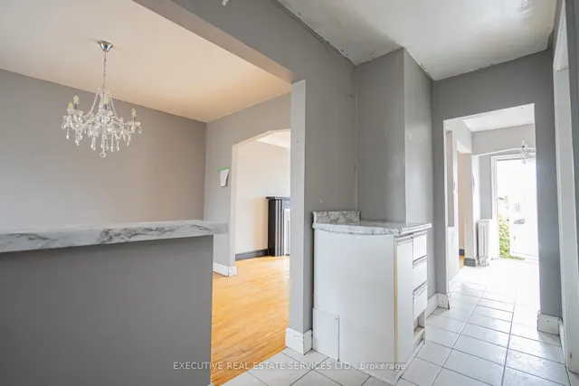 Additional image 15 of 190 CAMERON Ave