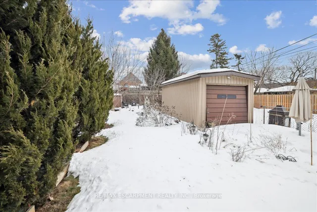 Additional image 38 of 100 Balmoral Ave