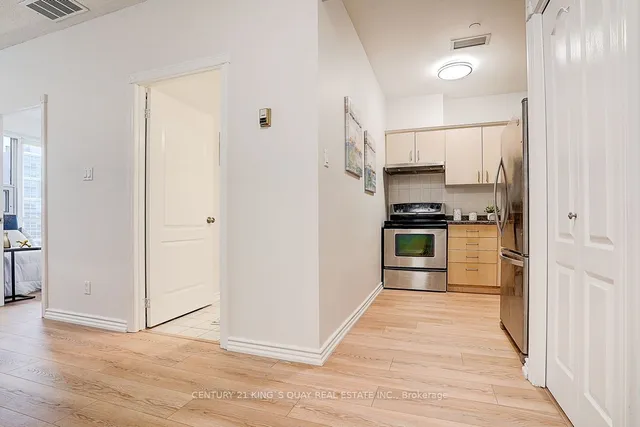 Additional image 29 of 393 King St Unit 808
