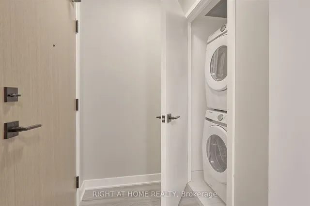 Additional image 27 of 36 Zorra St Unit 421