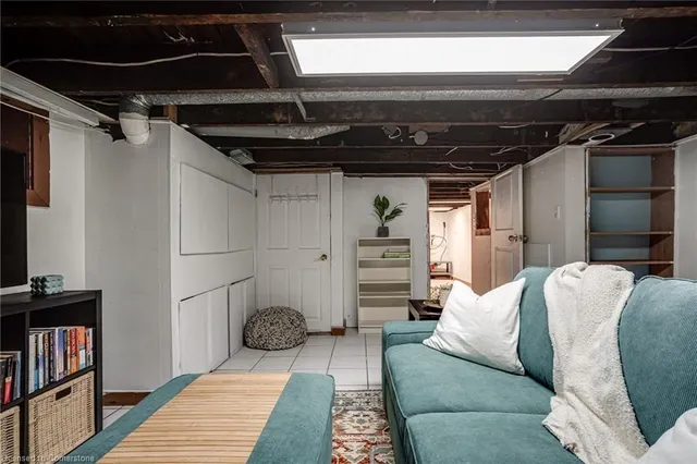 Additional image 45 of 37 Holton Ave