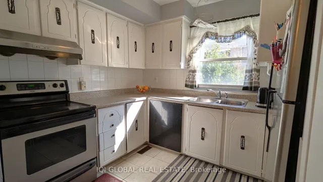 Additional image 4 of 2004 Martin Grove Rd Unit 15