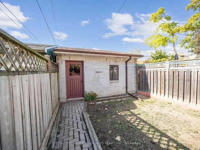 Additional image 28 of 696 Crawford St