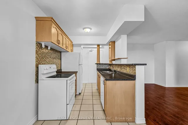 Additional image 8 of 851 Queenston Rd Unit 607