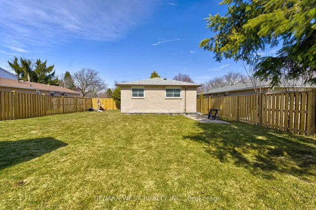 Additional image 32 of 17 Tillbrook Crt