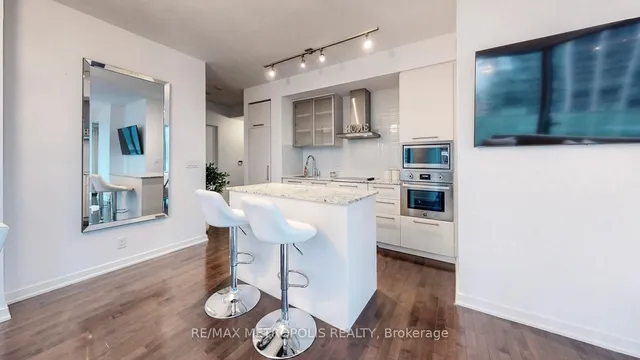 Additional image 9 of 12 York St Unit 1202