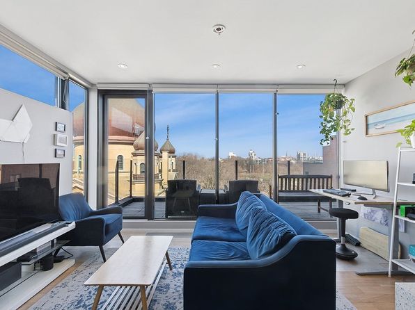 201 N 11th St #PENTHOUSE, Brooklyn, NY 11211