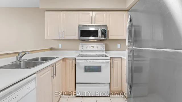 Additional image 5 of 250 Manitoba St Unit PH811