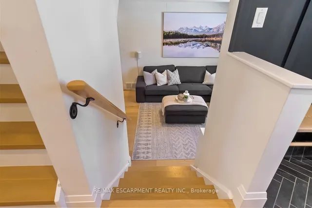 Additional image 23 of 694 Holt Dr