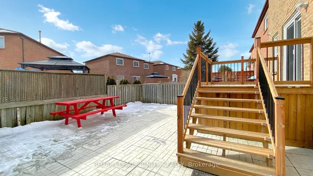 Additional image 50 of 141 PONYMEADOW Terr