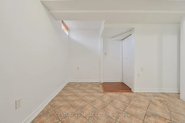 Additional image 8 of 176 Spadina Rd