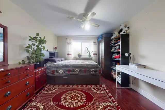 Additional image 22 of 38 Deanscroft Sq