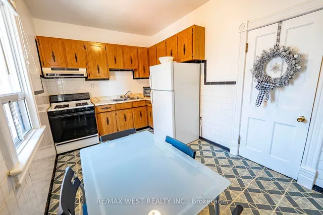 Additional image 20 of 217 Gladstone Ave