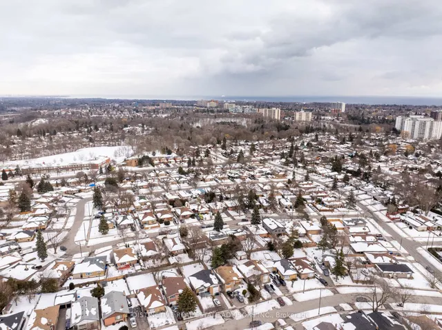 Additional image 34 of 12 Sundance Cres