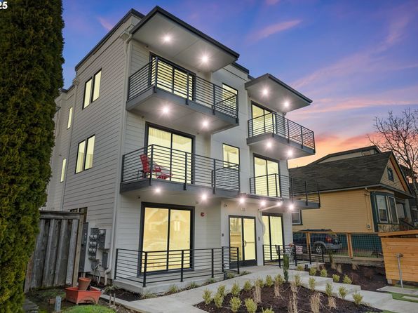 121 N Going St #202, Portland, OR 97217