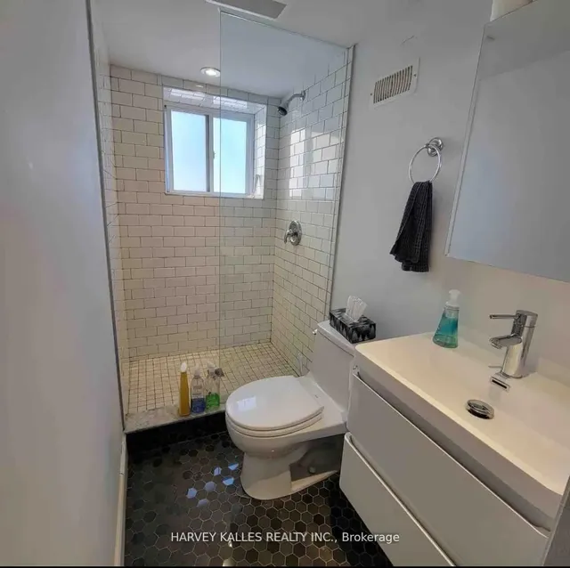 Additional image 35 of 15 Markham St