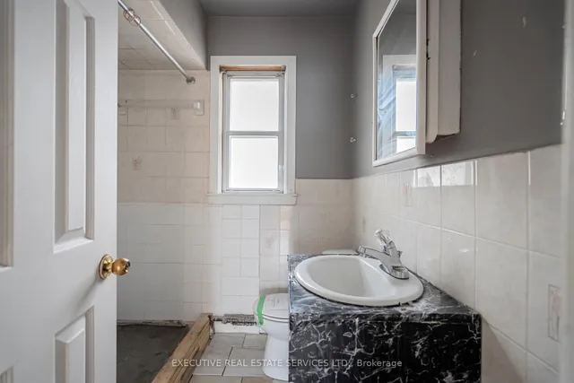 Additional image 24 of 190 CAMERON Ave